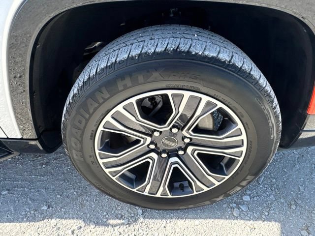 Used 2025 Jeep Wagoneer Series II AWD/4WD image 11