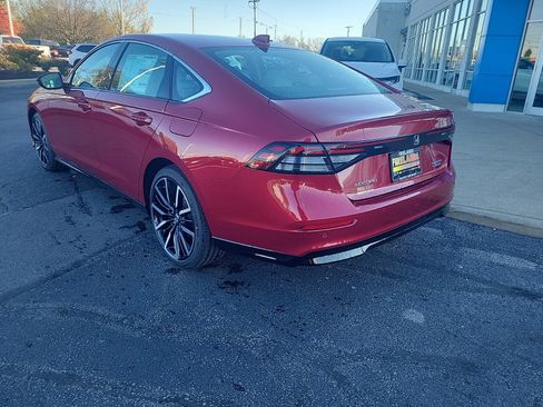 New 2025 Honda Accord Touring image 9