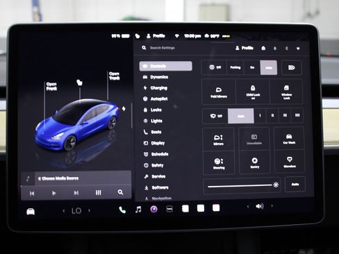 Used 2023 Tesla Model 3 Standard Range image 14