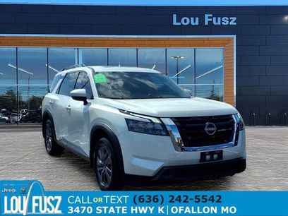 Used 2023 Nissan Pathfinder SV w/ SV Premium Package