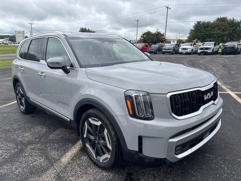 Used 2023 Kia Telluride EX X-Line AWD/4WD image 3