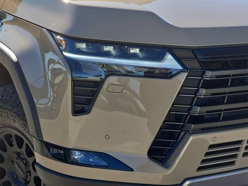 Used 2025 Lexus GX 550 image 36