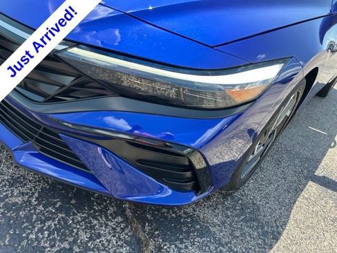 Used 2024 Hyundai Elantra Limited FWD image 9