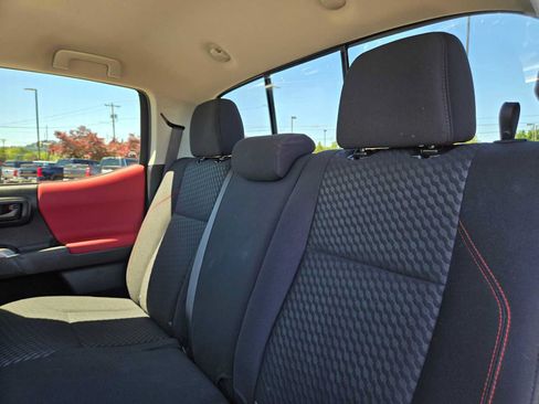 Used 2020 Toyota Tacoma SR5 AWD/4WD image 22