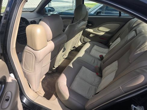 Used 2005 Pontiac Bonneville GXP FWD image 5