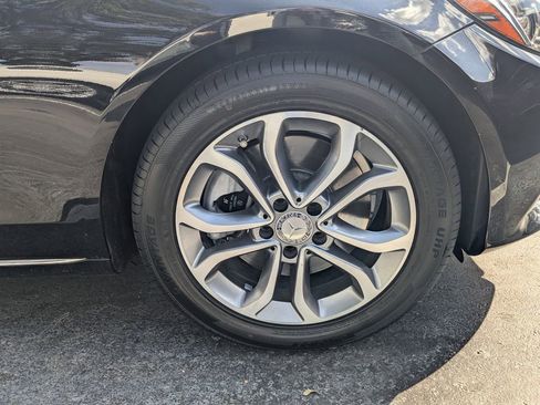 Used 2017 Mercedes-Benz C 300 4MATIC Sedan image 22