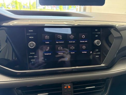 Certified 2024 Volkswagen Taos SEL AWD/4WD image 15