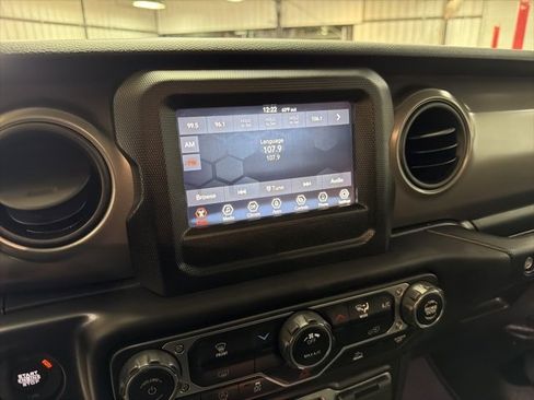 Used 2023 Jeep Wrangler Sport S image 20