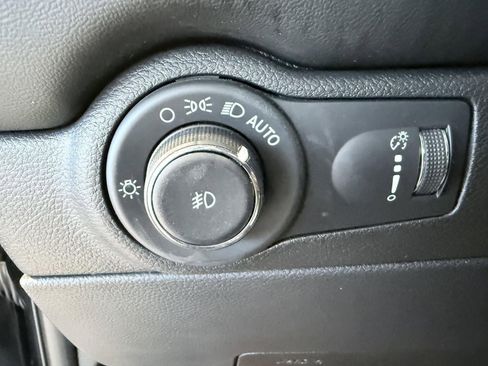 Used 2022 Dodge Durango GT image 34