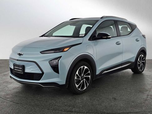 Used 2023 Chevrolet Bolt EUV Premier w/ Sun & Sound Package image 6