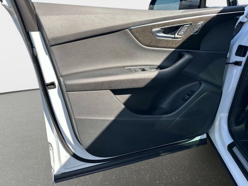 Used 2023 Audi Q7 3.0T Premium image 17