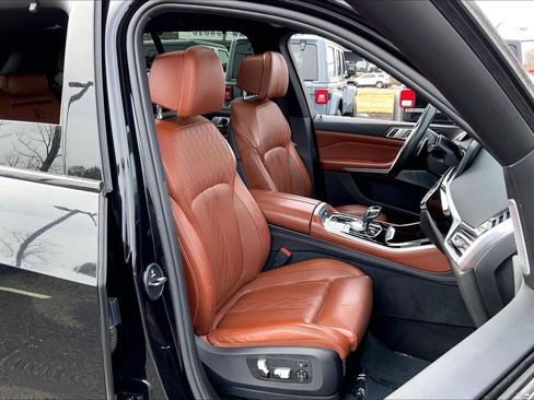 Used 2019 BMW X5 xDrive50i w/ M Sport Package image 7