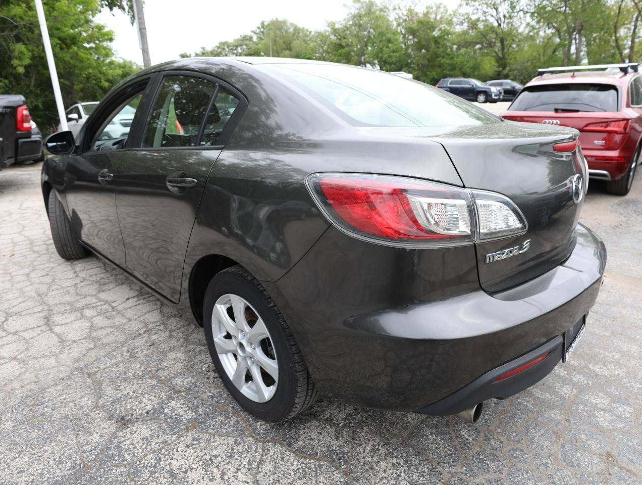 Used 2010 MAZDA MAZDA3 i Touring FWD image 8