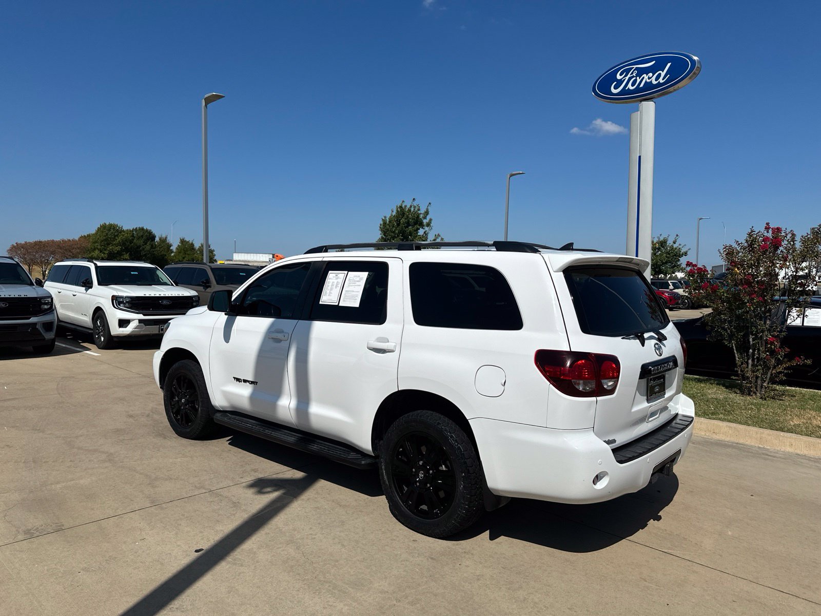 Used 2019 Toyota Sequoia TRD Sport AWD/4WD image 3