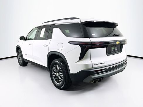 Used 2025 Chevrolet Traverse LT FWD image 5