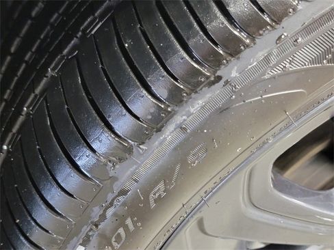 Certified 2025 Subaru Ascent Onyx Edition image 12