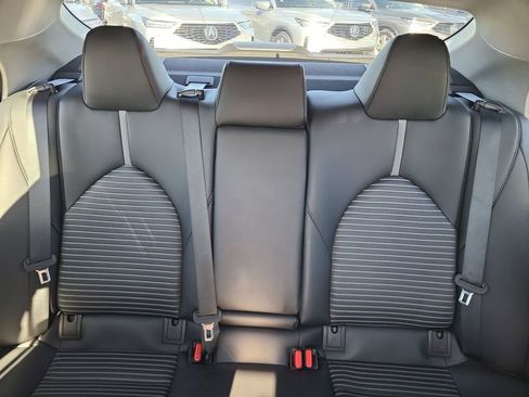Used 2024 Toyota Camry SE image 5