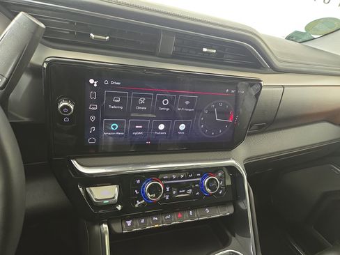 Used 2024 GMC Sierra 2500 Denali w/ Technology Package image 24