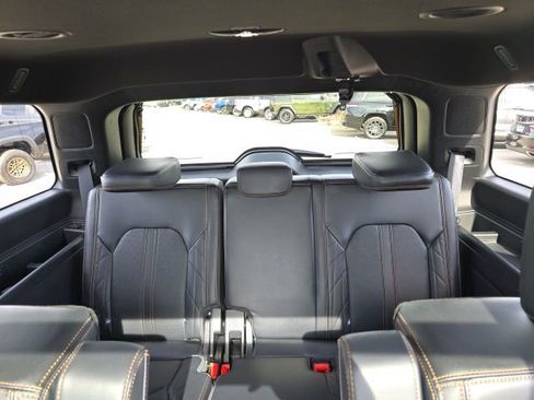 Used 2024 Ford Expedition Platinum image 16