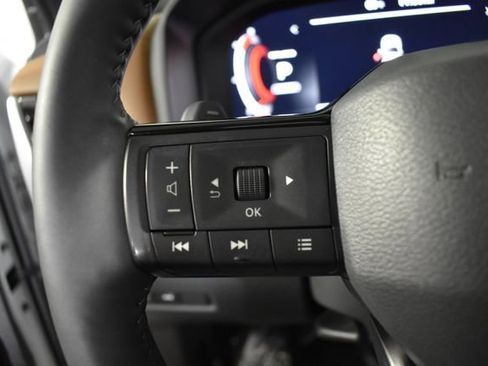 Certified 2025 Nissan Rogue Platinum AWD/4WD image 16