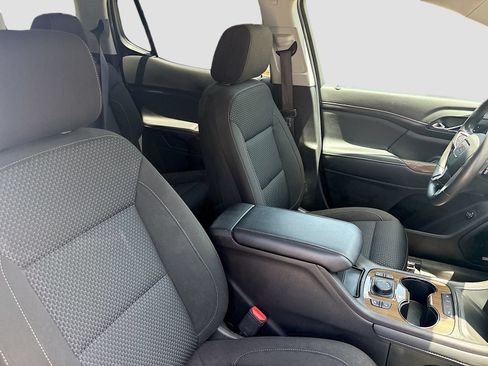 Used 2023 GMC Acadia SLE w/ Driver Convenience Package FWD image 30