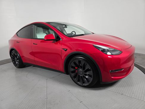 Used 2022 Tesla Model Y Performance AWD/4WD image 16