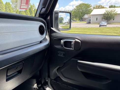 Used 2026 Jeep Wrangler Unlimited Sport AWD/4WD image 23
