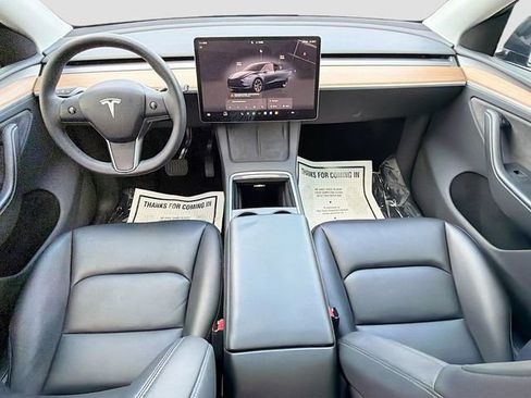 Used 2024 Tesla Model Y Long Range AWD/4WD image 15