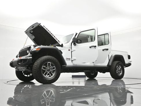 New 2026 Jeep Gladiator Mojave w/ Safety Group AWD/4WD image 48
