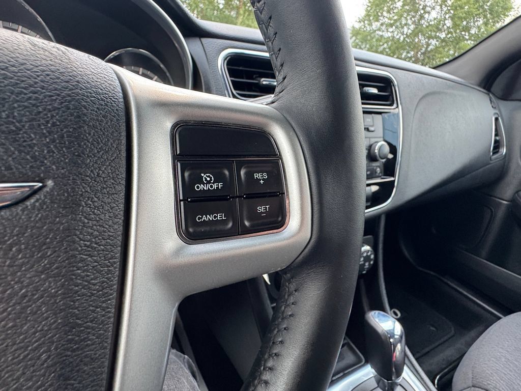 Used 2013 Chrysler 200 Touring FWD image 30