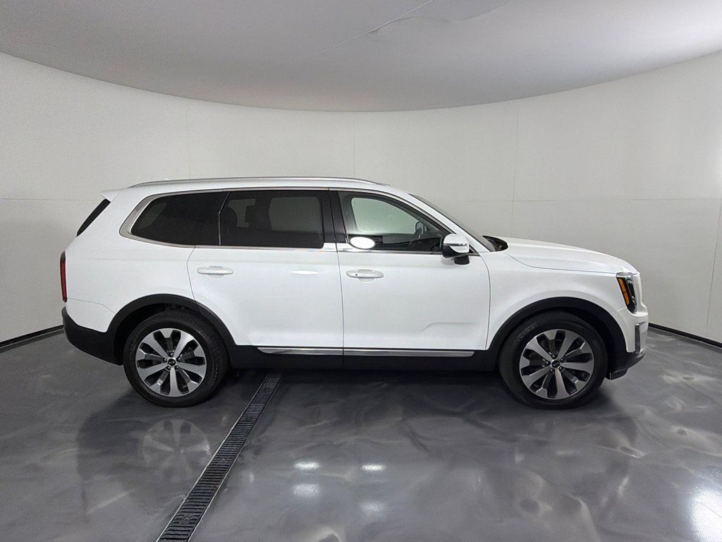 Used 2020 Kia Telluride EX w/ EX Premium Package AWD/4WD image 4