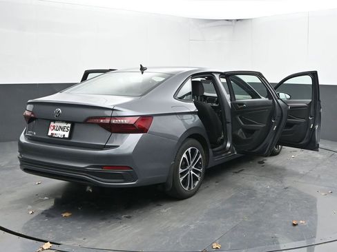 Used 2024 Volkswagen Jetta Sport image 57