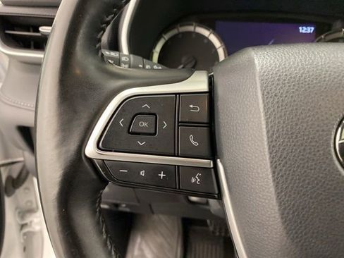 Used 2023 Toyota Highlander XSE AWD/4WD image 16