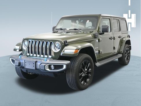 Used 2023 Jeep Wrangler Unlimited Sahara w/ Cold Weather Group AWD/4WD image 1