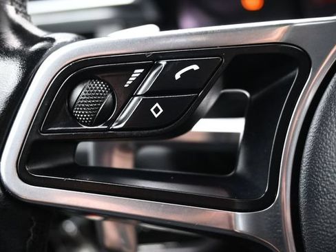 Used 2020 Porsche Macan AWD/4WD image 20