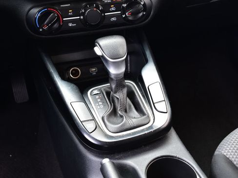 Used 2022 Kia Soul LX FWD image 28