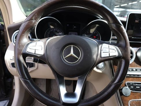 Used 2015 Mercedes-Benz C 300 Sedan image 34