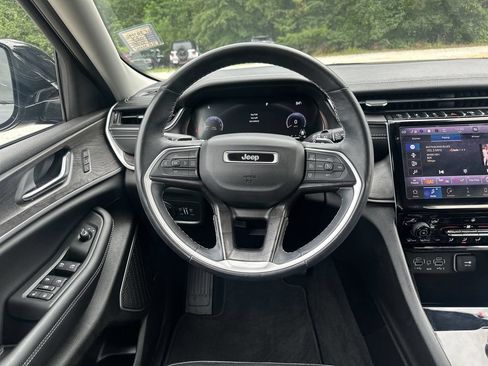 Used 2022 Jeep Grand Cherokee L Limited RWD image 23