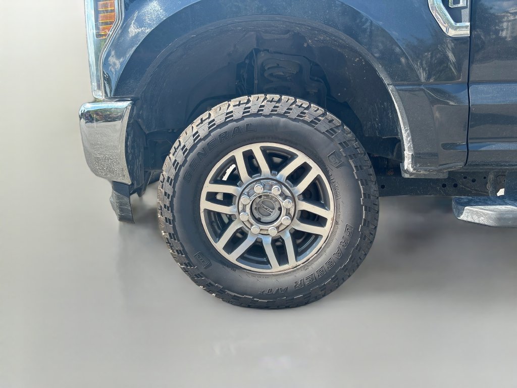 Used 2018 Ford F250 Lariat w/ Lariat Value Package AWD/4WD image 12