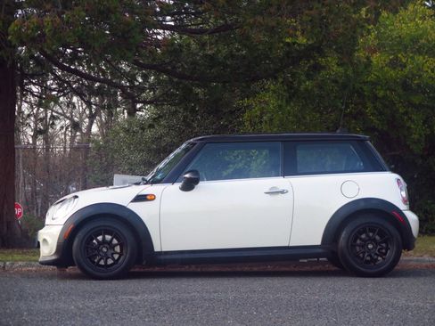 Used 2012 MINI Cooper Hardtop image 2
