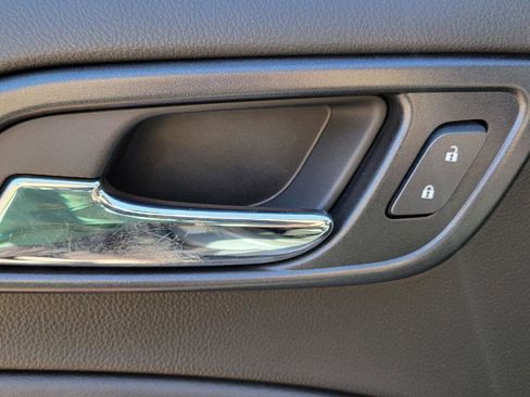 Used 2018 Chevrolet Tahoe LS image 8