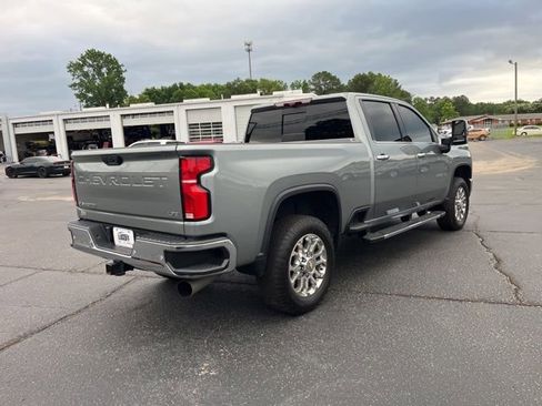 Used 2024 Chevrolet Silverado 2500 LTZ w/ LTZ Plus Package AWD/4WD image 3