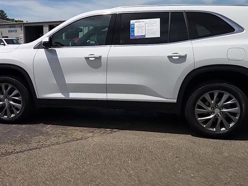 Used 2025 Buick Enclave Preferred FWD image 4