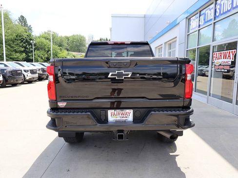 Used 2024 Chevrolet Silverado 2500 LT w/ Midnight Edition AWD/4WD image 9