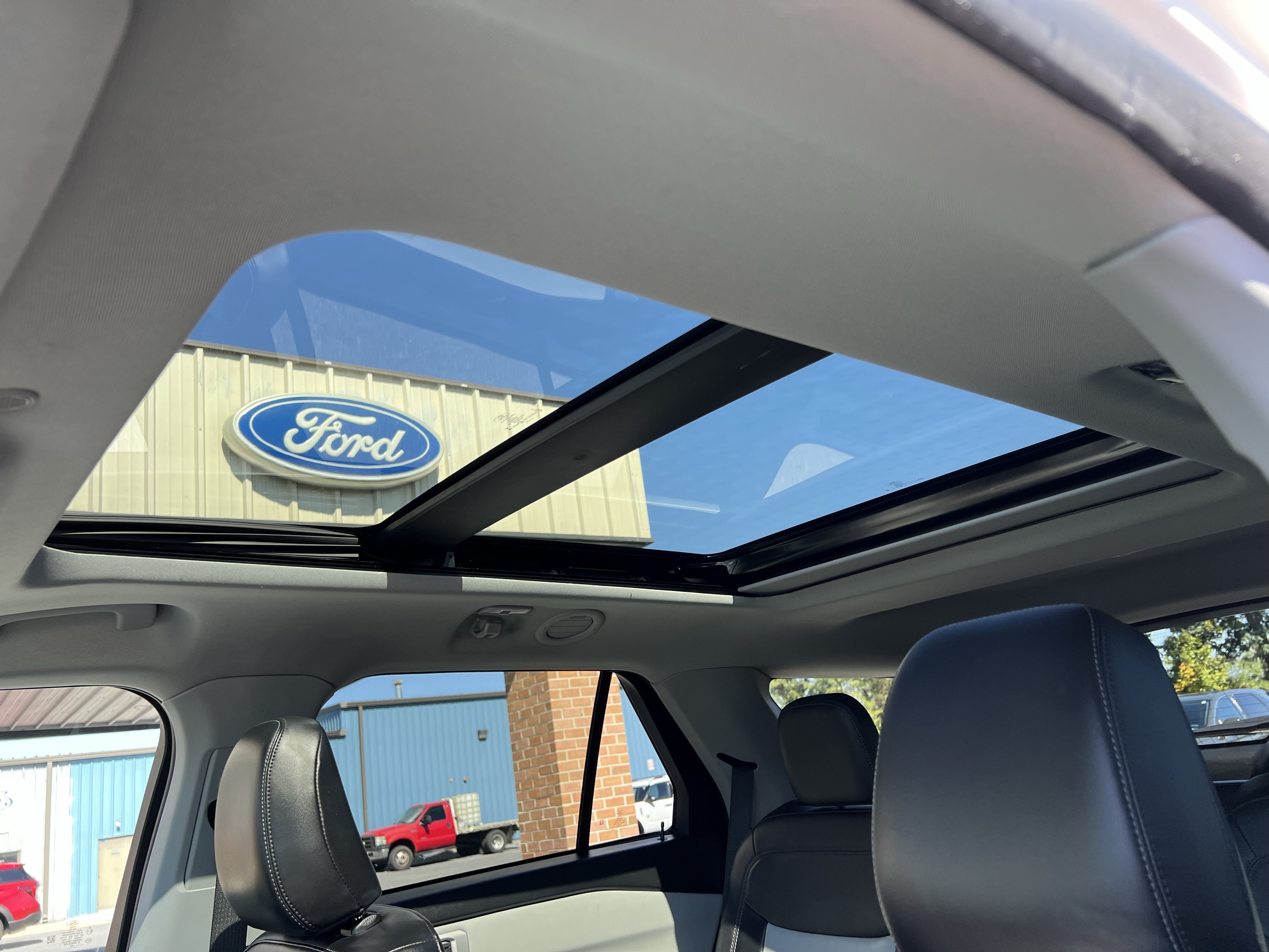 Used 2023 Ford Explorer XLT w/ Equipment Group 202A AWD/4WD image 12