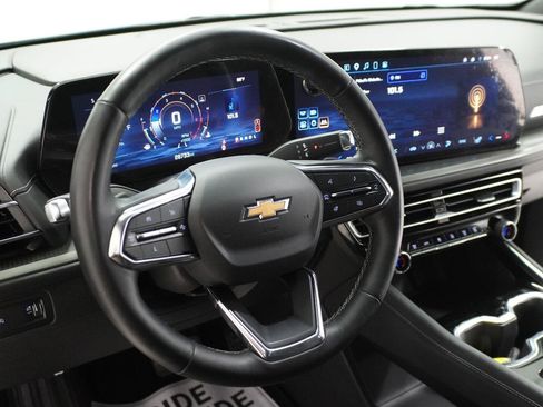 Used 2024 Chevrolet Traverse LS FWD image 7