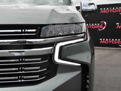 Used 2023 Chevrolet Suburban Premier AWD/4WD image 11