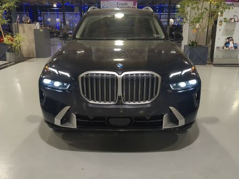 Used 2024 BMW X7 xDrive40i w/ Premium Package AWD/4WD image 3