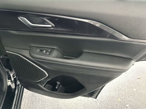 Used 2022 Jeep Grand Cherokee Altitude image 30