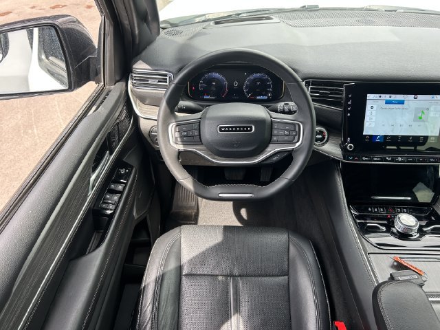 Used 2024 Jeep Wagoneer Series III AWD/4WD image 28